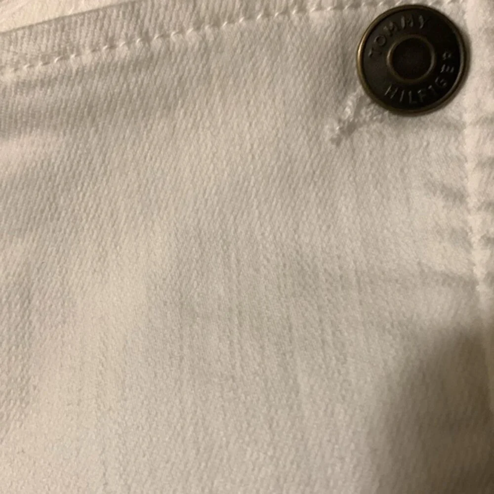 Tommy Hilfiger White Jean Jacket Cropped Design - Picture 10 of 10